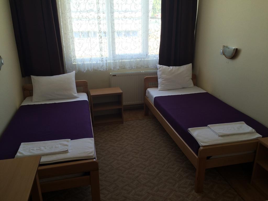 Garni Hotel Alma Pirot Zimmer foto