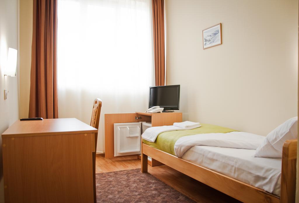 Garni Hotel Alma Pirot Zimmer foto